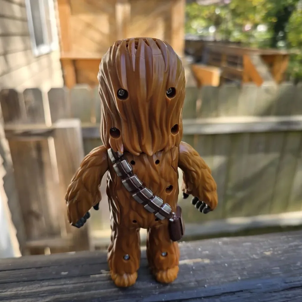Bop It! Electronic Game Star Wars Chewie/Chewbacca Edition Works great